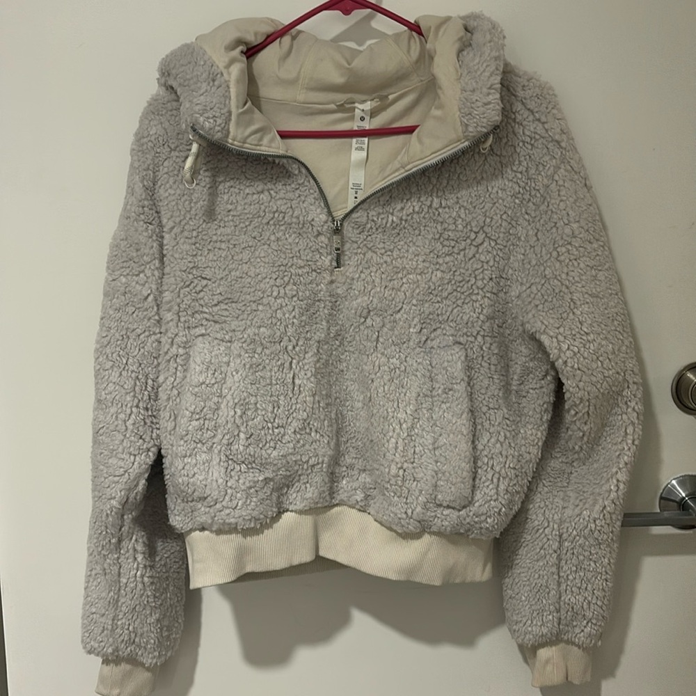 Never Worn Fluffy Lululemon Cropped Zip Up!